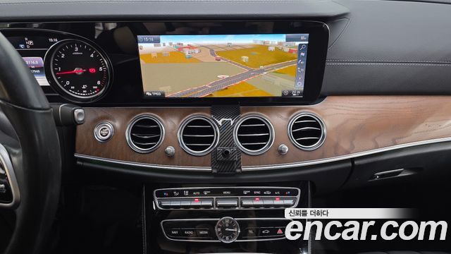 Mercedes-Benz E-Class (W213) E220d Exclusive 2019 — фото 13