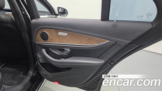 Mercedes-Benz E-Class (W213) E220d Exclusive 2019 — фото 25