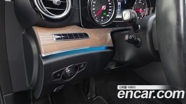 Mercedes-Benz E-Class (W213) E220d Exclusive 2019 — фото 28