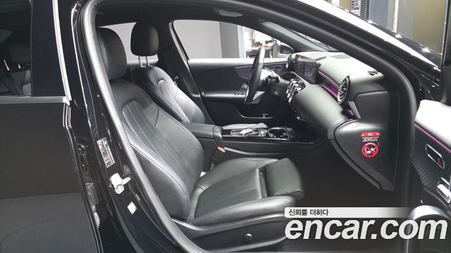 Mercedes-Benz A-Class (W177) A220 Sedan 2025 — фото 11