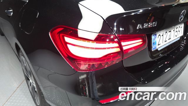 Mercedes-Benz A-Class (W177) A220 Sedan 2025 — фото 23
