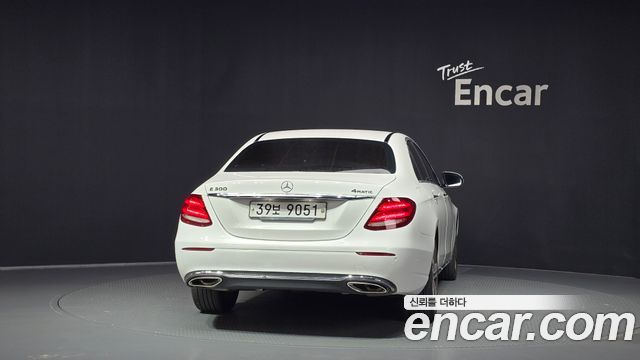 Mercedes-Benz E-Class (W213) E300 4MATIC Avnatgarde 2018 — фото 4