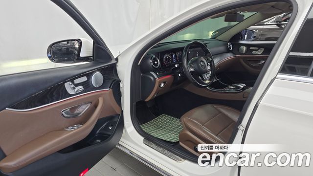 Mercedes-Benz E-Class (W213) E300 4MATIC Avnatgarde 2018 — фото 10