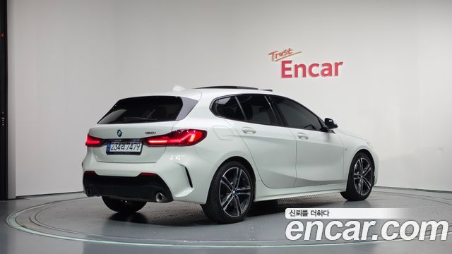 BMW 1 Series (F40) 120i M Sports 2023 — фото 2