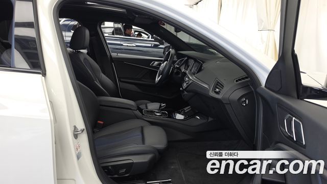 BMW 1 Series (F40) 120i M Sports 2023 — фото 11