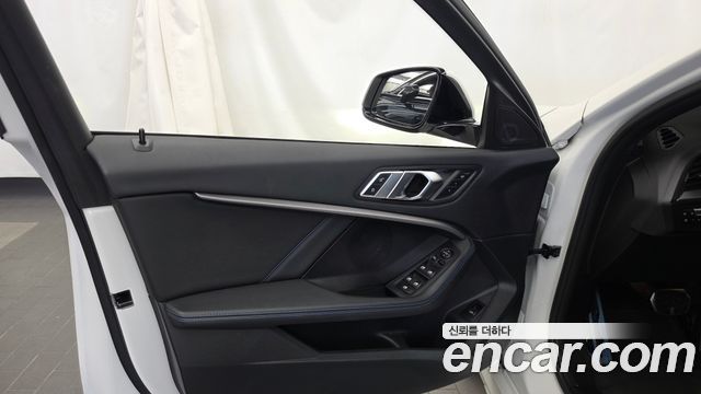 BMW 1 Series (F40) 120i M Sports 2023 — фото 24
