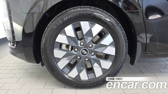 Hyundai Staria L3.5 Lounge 7-Seater Inspiration 2022 — фото 5
