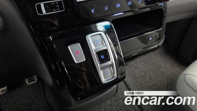 Hyundai Staria L3.5 Lounge 7-Seater Inspiration 2022 — фото 9