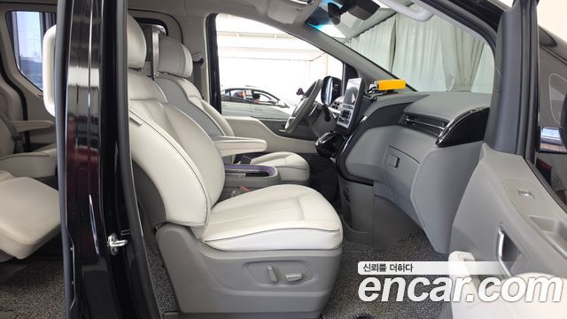 Hyundai Staria L3.5 Lounge 7-Seater Inspiration 2022 — фото 11