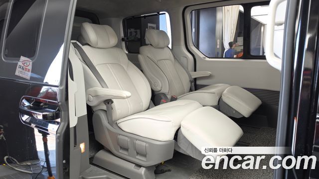 Hyundai Staria L3.5 Lounge 7-Seater Inspiration 2022 — фото 12