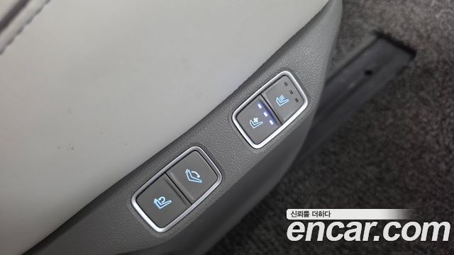 Hyundai Staria L3.5 Lounge 7-Seater Inspiration 2022 — фото 19