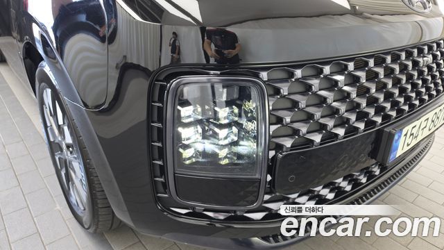 Hyundai Staria L3.5 Lounge 7-Seater Inspiration 2022 — фото 22