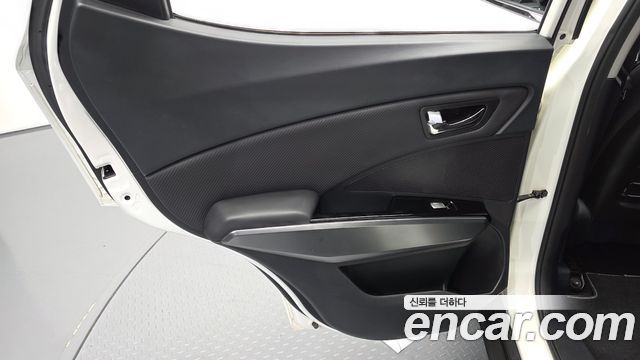 KG Mobility (SsangYong) Tivoli Armor Gear Plus 2WD 2019 — фото 25