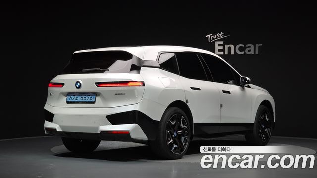 BMW iX xDrive50 Sports Plus 2024 — фото 2