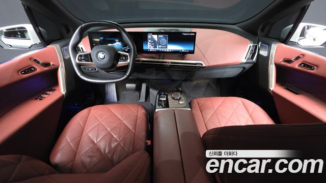 BMW iX xDrive50 Sports Plus 2024 — фото 7