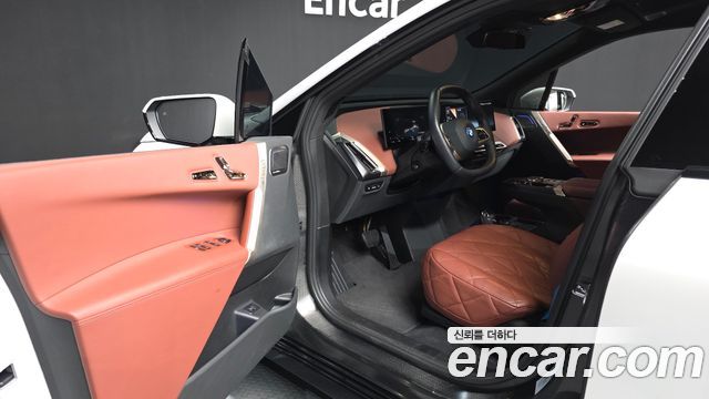 BMW iX xDrive50 Sports Plus 2024 — фото 10