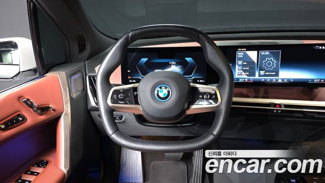 BMW iX xDrive50 Sports Plus 2024 — фото 13