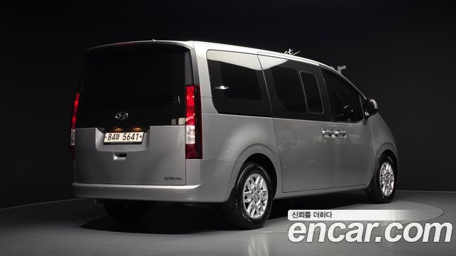 Hyundai Staria L3.5 Cargo 5-Seater Modern 2022 — фото 2