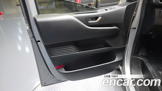 Hyundai Staria L3.5 Cargo 5-Seater Modern 2022 — фото 25