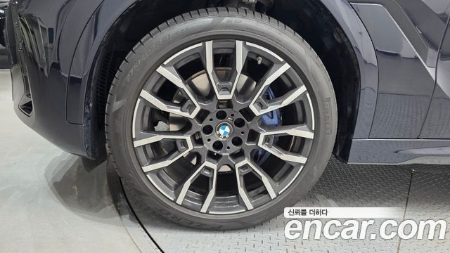 BMW X6 (G06) xDrive40i M Sport 2025 — фото 5