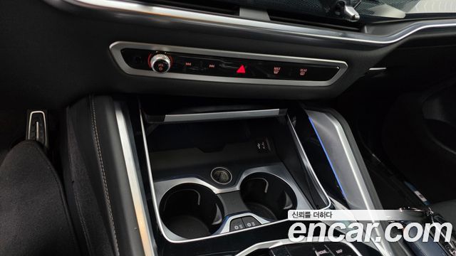 BMW X6 (G06) xDrive40i M Sport 2025 — фото 18
