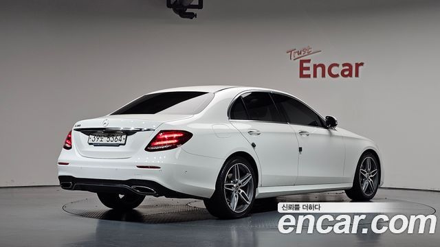 Mercedes-Benz E-Class (W213) E300 AMG Line 2018 — фото 2