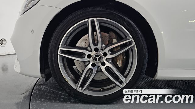 Mercedes-Benz E-Class (W213) E300 AMG Line 2018 — фото 5