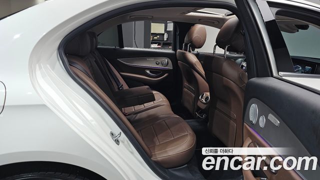 Mercedes-Benz E-Class (W213) E300 AMG Line 2018 — фото 11