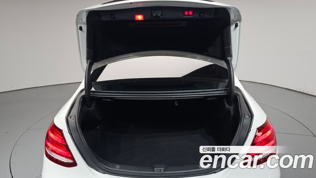 Mercedes-Benz E-Class (W213) E300 AMG Line 2018 — фото 20
