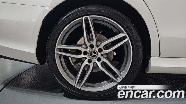 Mercedes-Benz E-Class (W213) E300 AMG Line 2018 — фото 21