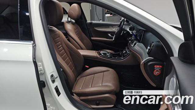 Mercedes-Benz E-Class (W213) E300 AMG Line 2018 — фото 26