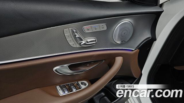 Mercedes-Benz E-Class (W213) E300 AMG Line 2018 — фото 28