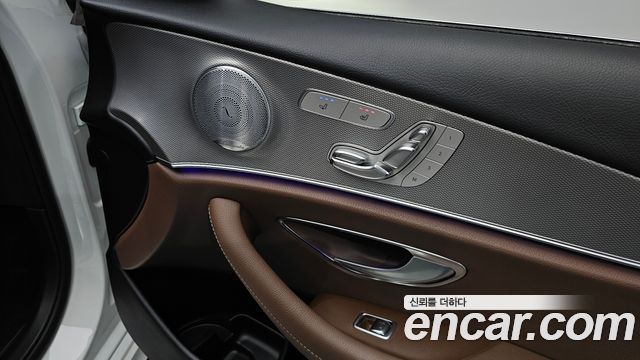 Mercedes-Benz E-Class (W213) E300 AMG Line 2018 — фото 29
