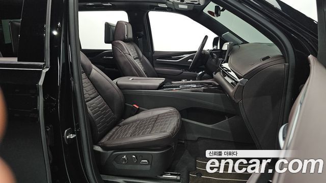 Cadillac Escalade (V) 6.2 ESV ESV Sports Platinum 2023 — фото 10