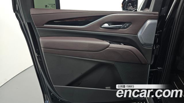 Cadillac Escalade (V) 6.2 ESV ESV Sports Platinum 2023 — фото 31