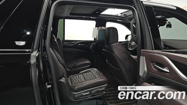 Cadillac Escalade (V) 6.2 ESV ESV Sports Platinum 2023 — фото 32