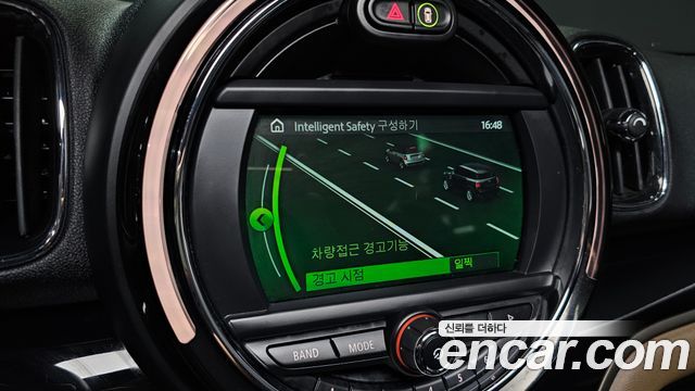 MINI Cooper D Countryman Standard 2nd 2018 — фото 16