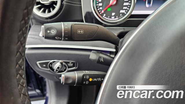 Mercedes-Benz E-Class (W213) E220d Cabriolet 2018 — фото 18