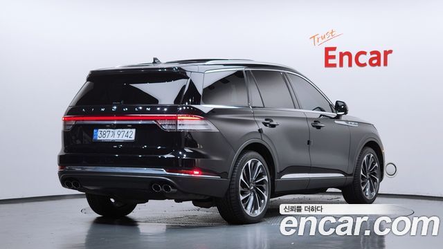Lincoln Aviator (II) 3.0 Reserve  AWD 2021 — фото 2