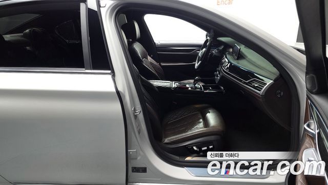 BMW 7 Series (G11) 740d xDrive M Sport 2020 — фото 10