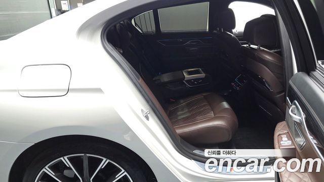 BMW 7 Series (G11) 740d xDrive M Sport 2020 — фото 12