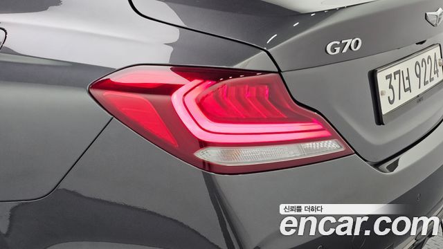 Genesis G70 2.0T AWD Sport Package 2018 — фото 23