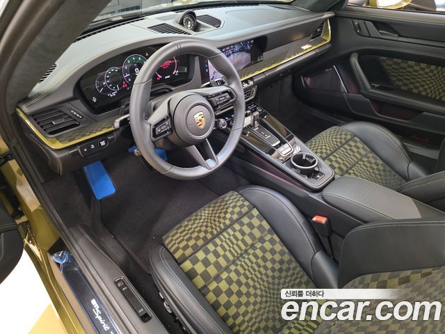 Porsche 911 (992) Carrera GTS Cabriolet 2026 — фото 5