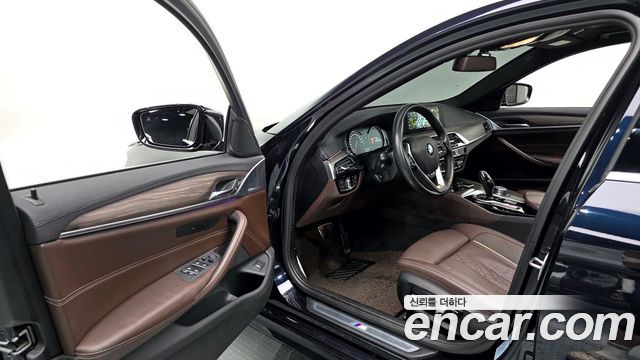 BMW 5 Series (G30) 530i xDrive M Sport Package Plus 2018 — фото 10