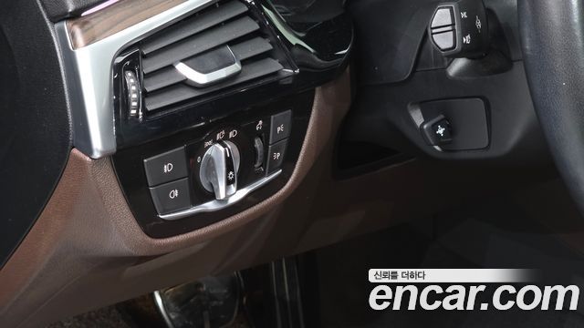 BMW 5 Series (G30) 530i xDrive M Sport Package Plus 2018 — фото 19