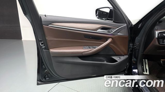 BMW 5 Series (G30) 530i xDrive M Sport Package Plus 2018 — фото 30