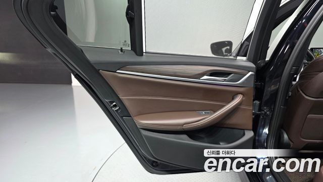 BMW 5 Series (G30) 530i xDrive M Sport Package Plus 2018 — фото 31