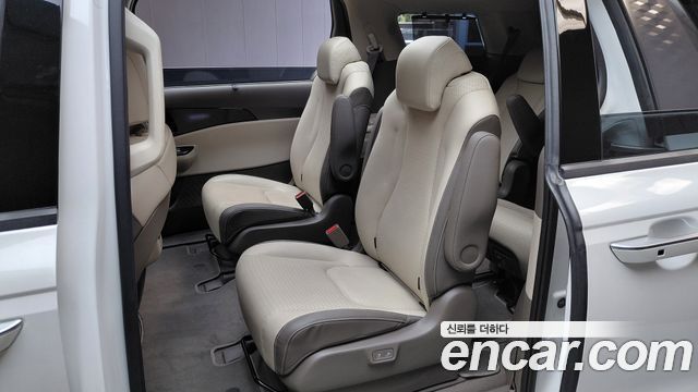 Kia Carnival (IV) Gasoline 9-Seater Signature 2023 — фото 12