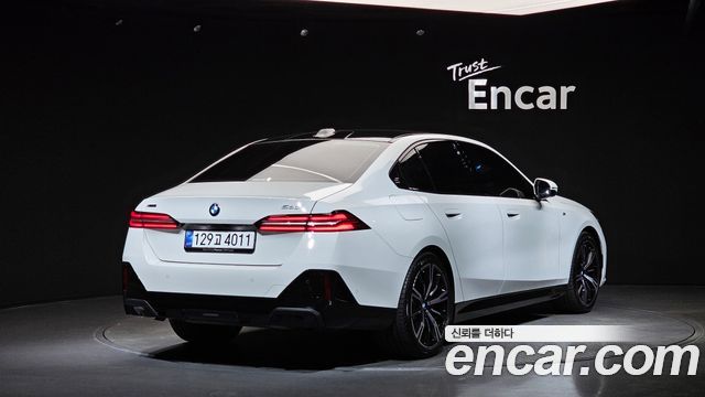 BMW 5 Series (G60) 530i xDrive M Sport 2025 — фото 2