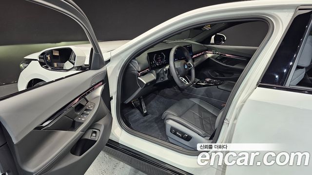 BMW 5 Series (G60) 530i xDrive M Sport 2025 — фото 10